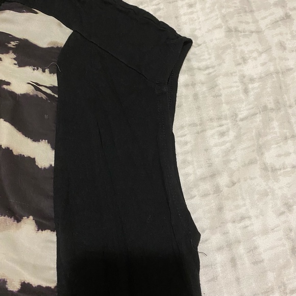 Black blouse with white patch design 1X - Picture 2 of 4